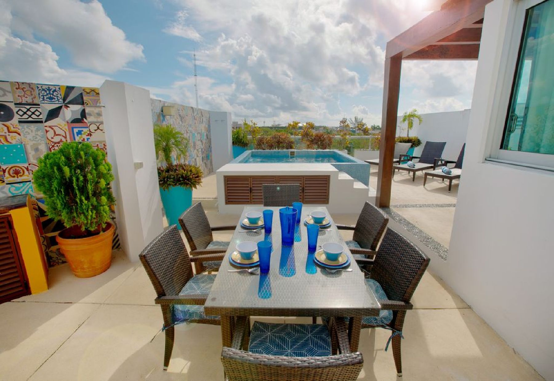 playa del carmen condo rentals for group